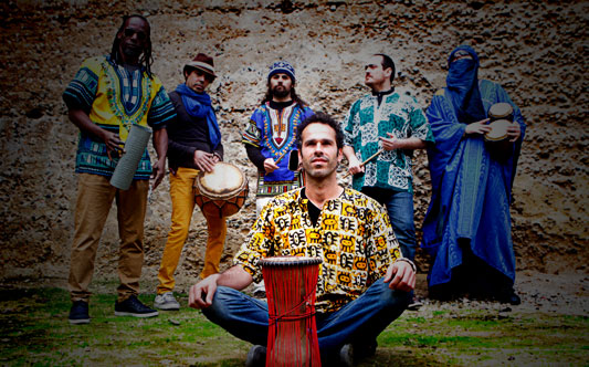 Afroandaluz, música africana, flamenco y jazz, Manuel Ballena ha dado forma a su propio proyecto musical, basado en esa experiencia profesional como intérprete y también como investigador de los ritmos africanos en su diáspora, especialmente en su tierra de origen, Andalucía. Gurumbe fue una de las danzas que los africanos popularizaron en España y sus colonias durante la época esclavista, dejando su legado rítmico. Colaboraciones en directos y grabaciones con músicos y formaciones de prestigio internacional como Habana Abierta (Cuba), Malick Diaw (Senegal), Maracatu FM (Brasil), Kunde Blues (Burkina Faso), Martin Caló Jazz (Argentina), Aboubakar Silla (Guinea Konakry), Anastua Jazz (Euskadi), One Pac & Fellows (Senegal) y el grupo de flamenco fusión Coraje (España)